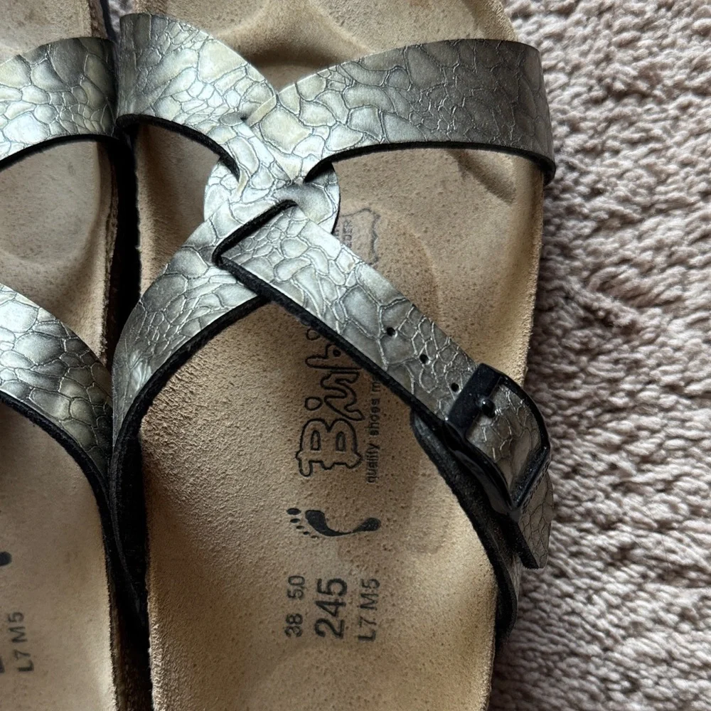 Birkenstock Birkis Metallic Bronze Crossover Straps. Snakeskin look. Size 38